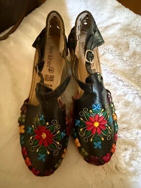Rockfen Embroidered Black Leather Floral Clog Mules